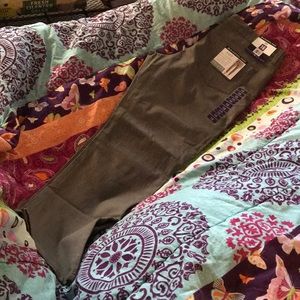 Bandolino Amy Jeans. Khaki